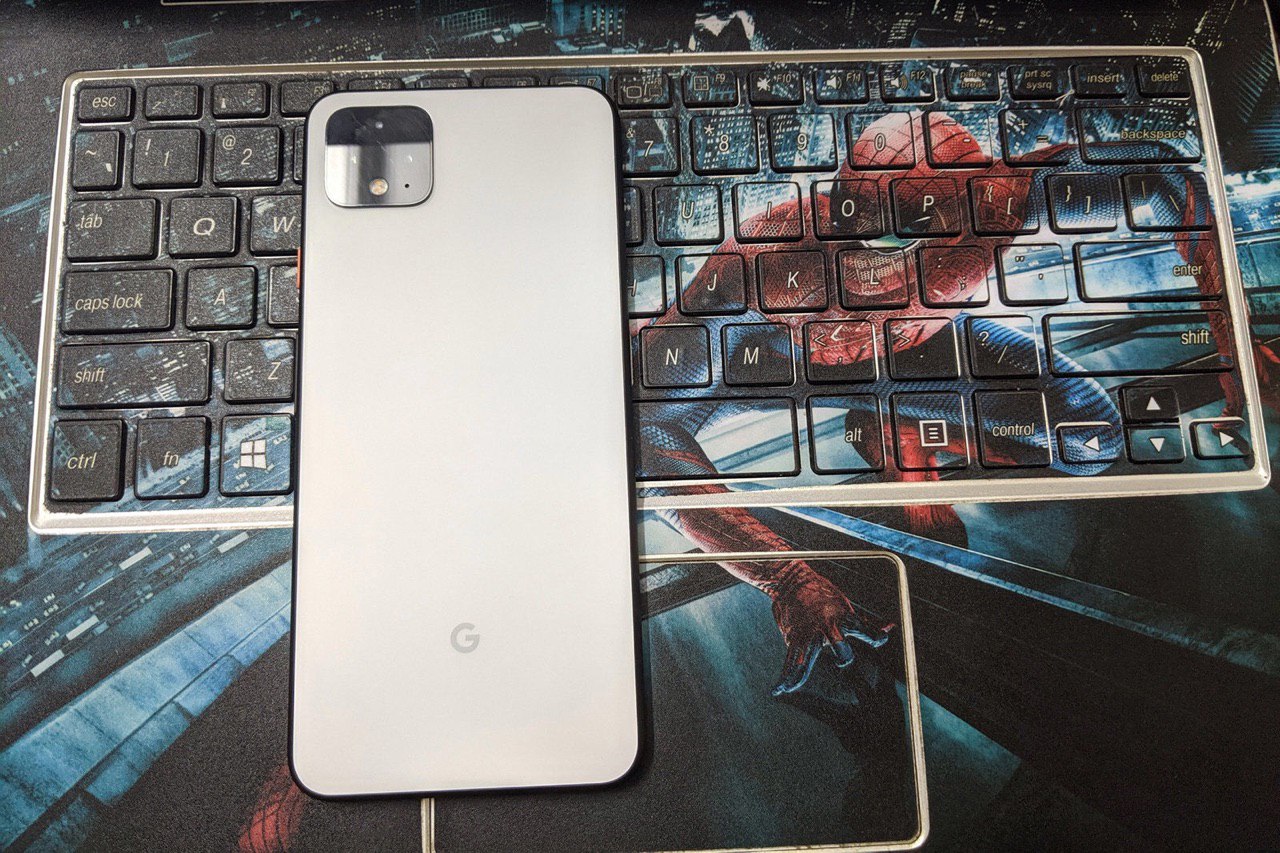 Pixel 4 搭载90Hz 刷新率的 OLED 屏幕,旗舰级配置的 S855 处理器、6GB RAM、3,700mA…