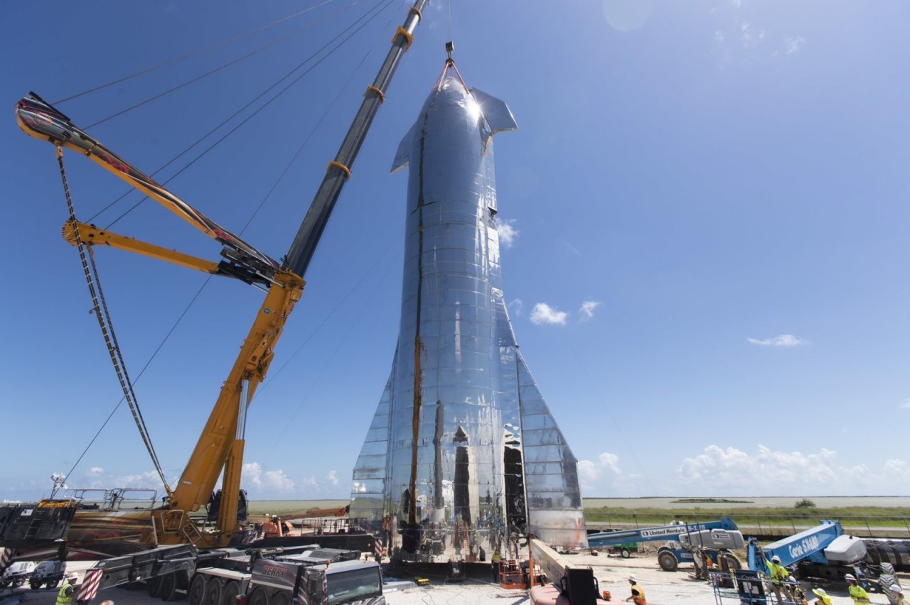SpaceX 星际飞船(Starship) Mk1。埃隆·马斯克(Elon Musk)在推特上发布了一张照片,将飞船的…