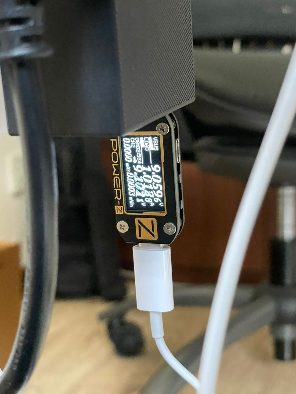 MagSafe 推油功率测试输入为9W。 https://twitter.com/geekdada/status/13…(图片 2/2)